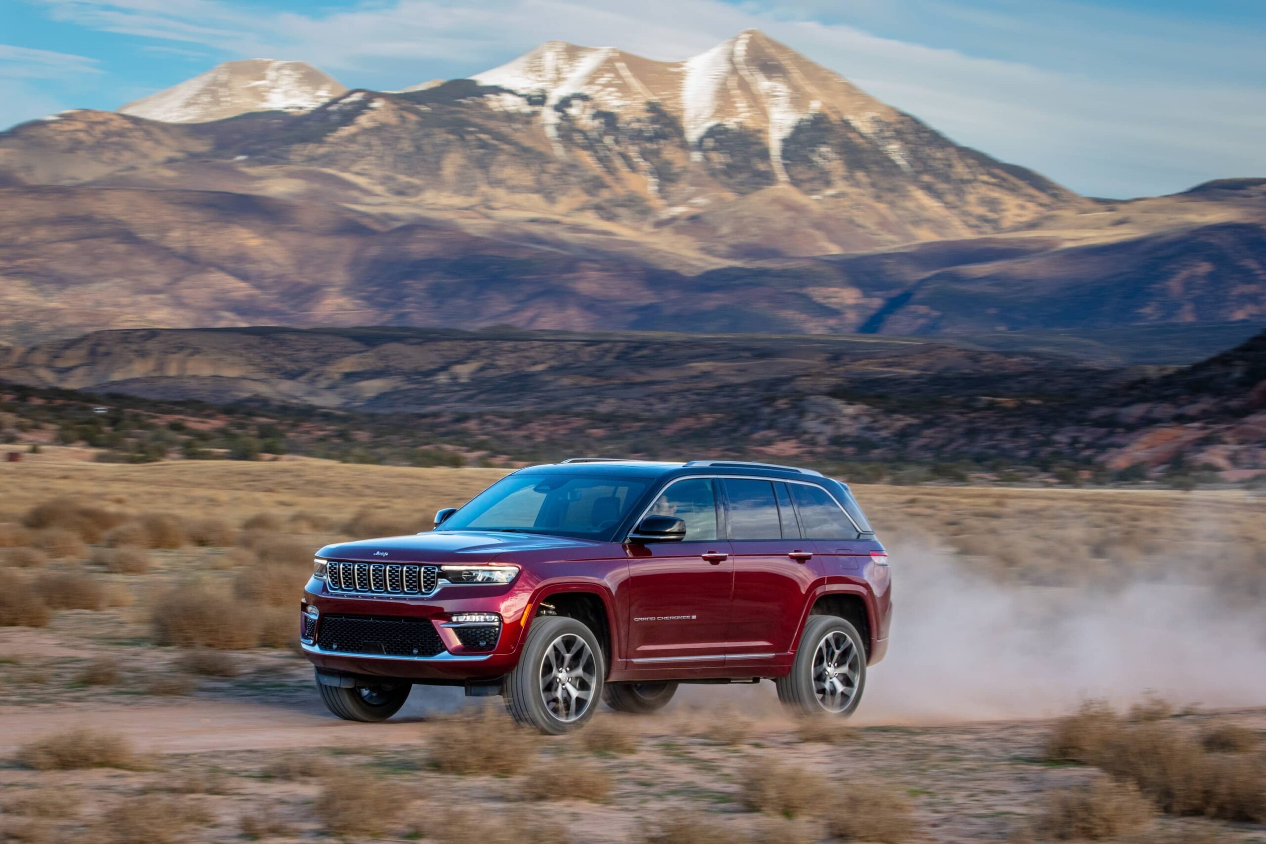 2020 Jeep Cherokee Altitude Styling & Interior Features